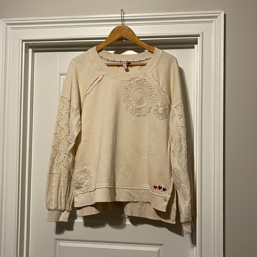New Anthropologie brand Pilcro and the letterpress size medium doily sweatshirt